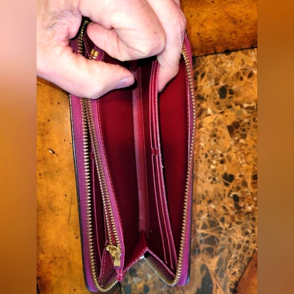 Louis Vuitton Vernis Clemence long zip around wallet - Picture 11 of 11
